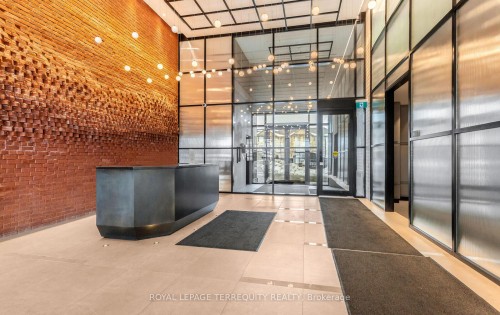 806-3200 William Coltson Avenue, Oakville, ON - Indoor Photo Showing Other Room