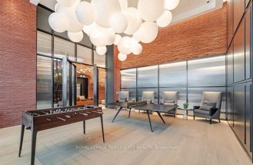 806-3200 William Coltson Avenue, Oakville, ON - Indoor Photo Showing Other Room