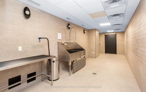 806-3200 William Coltson Avenue, Oakville, ON - Indoor Photo Showing Basement