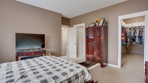4406A 25 Street, Vernon, BC - Indoor Photo Showing Bedroom