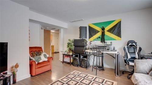 4406A 25 Street, Vernon, BC - Indoor