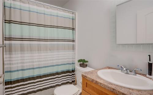 4406A 25 Street, Vernon, BC - Indoor Photo Showing Bathroom