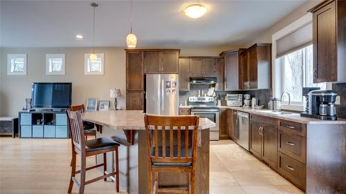 4406A 25 Street, Vernon, BC - Indoor Photo Showing Kitchen