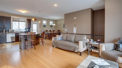 4406A 25 Street, Vernon, BC - Indoor Photo Showing Other Room