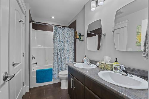 404-975 Victoria Street, Kamloops, BC - Indoor Photo Showing Bathroom