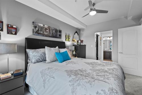 404-975 Victoria Street, Kamloops, BC - Indoor Photo Showing Bedroom