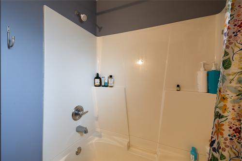 75-1605 Summit Drive, Kamloops, BC - Indoor Photo Showing Bathroom