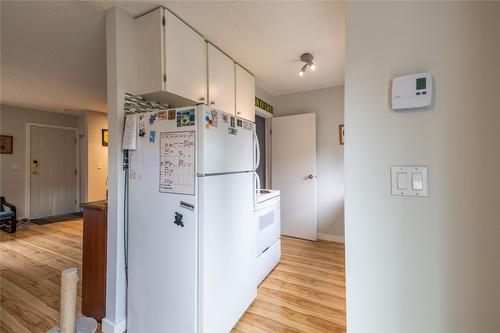 75-1605 Summit Drive, Kamloops, BC - Indoor Photo Showing Kitchen