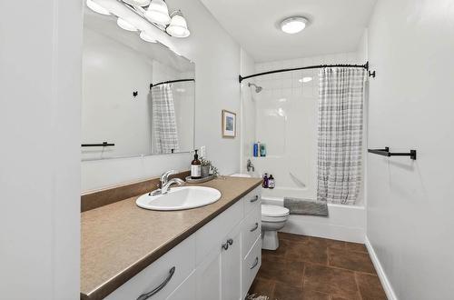 370 Wyndhaven Place, Clearwater, BC - Indoor Photo Showing Bathroom