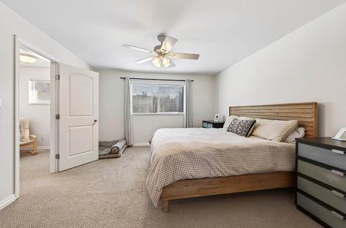 370 Wyndhaven Place, Clearwater, BC - Indoor Photo Showing Bedroom