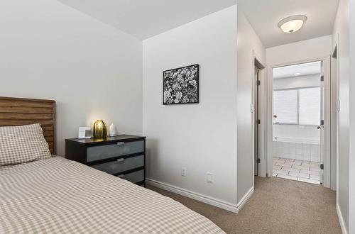 370 Wyndhaven Place, Clearwater, BC - Indoor Photo Showing Bedroom