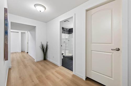 370 Wyndhaven Place, Clearwater, BC - Indoor Photo Showing Other Room