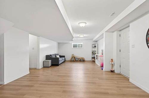 370 Wyndhaven Place, Clearwater, BC - Indoor Photo Showing Other Room