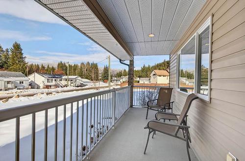 370 Wyndhaven Place, Clearwater, BC - Outdoor With Exterior