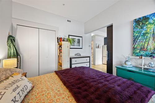 1306-1000 Talasa Way, Kamloops, BC - Indoor Photo Showing Bedroom