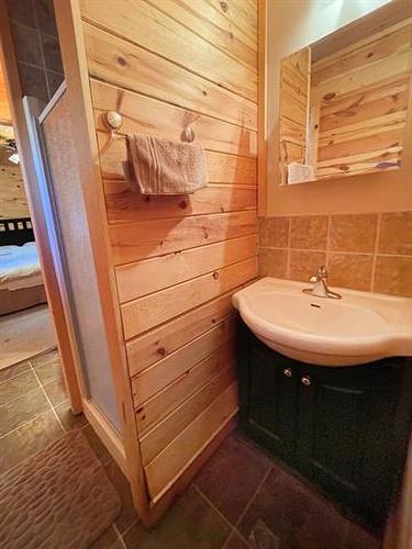 41 Awanipark Dr, Pinawa, MB 