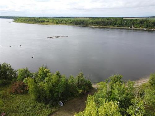 41 Awanipark Dr, Pinawa, MB 