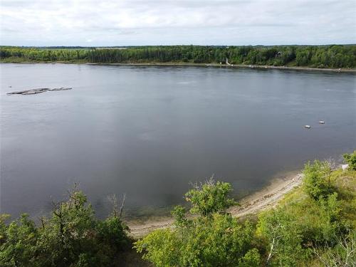 41 Awanipark Dr, Pinawa, MB 