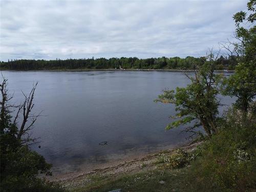 41 Awanipark Dr, Pinawa, MB 