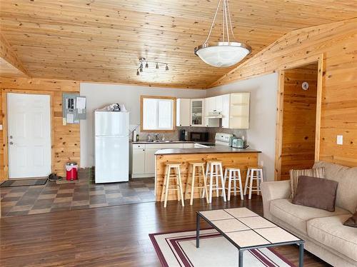 41 Awanipark Dr, Pinawa, MB 