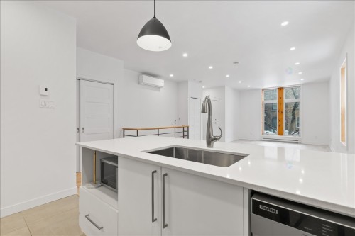 Cuisine - 101-1618  - 1620 Rue Dézéry, Montréal (Mercier/Hochelaga-Maisonneuve), QC - Indoor Photo Showing Kitchen