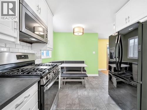 1484 Francois, Windsor, ON - Indoor Photo Showing Kitchen