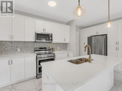 9 - 297 Whiting Street, Ingersoll (Ingersoll - South), ON - Indoor Photo Showing Kitchen With Double Sink With Upgraded Kitchen