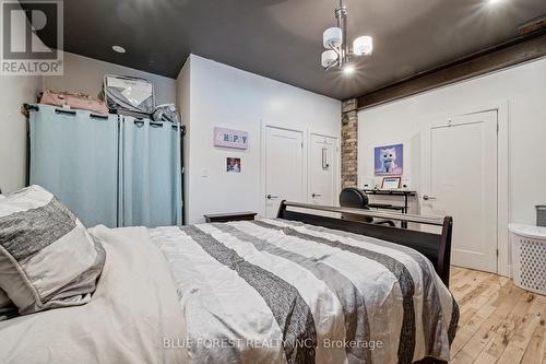 1026 Waterloo Street, London East (East B), ON - Indoor Photo Showing Bedroom