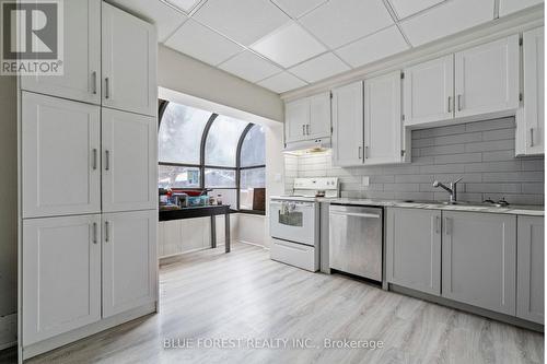 1026 Waterloo Street, London East (East B), ON - Indoor Photo Showing Kitchen With Double Sink