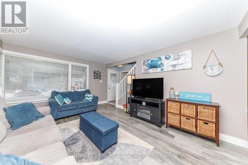 40 Shakespeare Avenue, St. Catharines (Haig), ON - Indoor Photo Showing Living Room