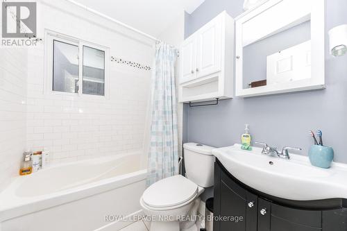 4 Piece Bath - 40 Shakespeare Avenue, St. Catharines (Haig), ON - Indoor Photo Showing Bathroom
