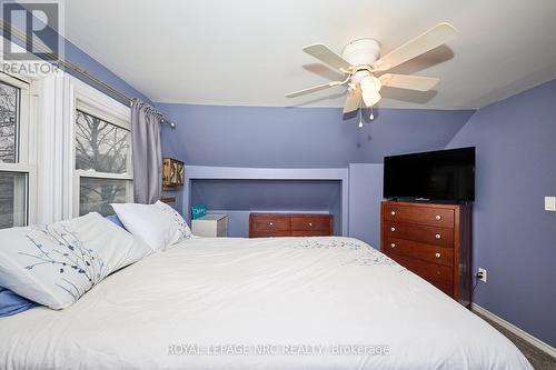 40 Shakespeare Avenue, St. Catharines (Haig), ON - Indoor Photo Showing Bedroom