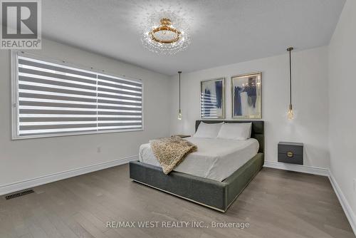 110 Scarlet Way, Bradford West Gwillimbury, ON - Indoor Photo Showing Bedroom