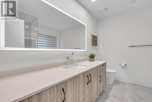 110 Scarlet Way, Bradford West Gwillimbury, ON - Indoor Photo Showing Bathroom