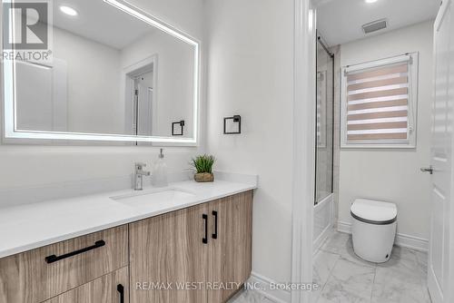 110 Scarlet Way, Bradford West Gwillimbury, ON - Indoor Photo Showing Bathroom