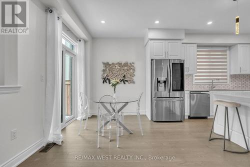 110 Scarlet Way, Bradford West Gwillimbury, ON - Indoor Photo Showing Kitchen