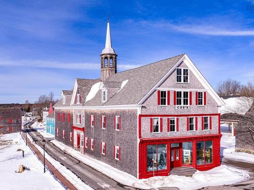 10 Ann Street, Shelburne, NS 