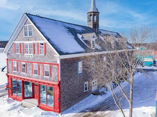 10 Ann Street, Shelburne, NS 