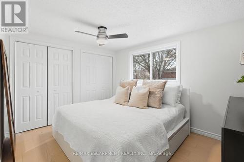 8 Elmore Drive N, Hamilton, ON - Indoor Photo Showing Bedroom