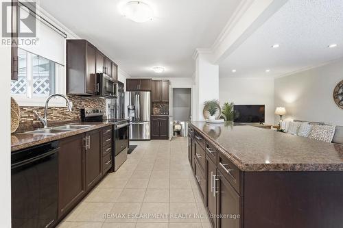 8 Elmore Drive N, Hamilton, ON - Indoor Photo Showing Kitchen With Stainless Steel Kitchen With Double Sink With Upgraded Kitchen