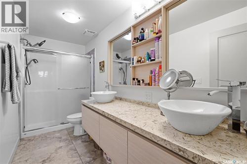 213 223 Evergreen Square, Saskatoon, SK - Indoor Photo Showing Bathroom