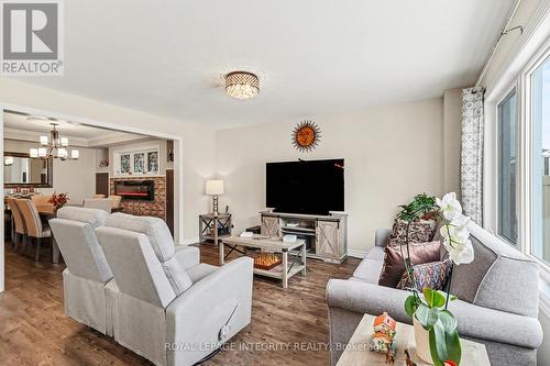 536 Arum Terrace, Ottawa, ON - Indoor Photo Showing Living Room