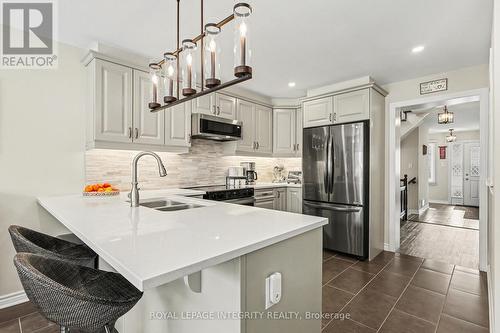 536 Arum Terrace, Ottawa, ON - Indoor Photo Showing Kitchen With Stainless Steel Kitchen With Double Sink With Upgraded Kitchen