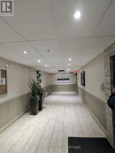 608 - 475 The West Mall, Toronto (Etobicoke West Mall), ON - Indoor