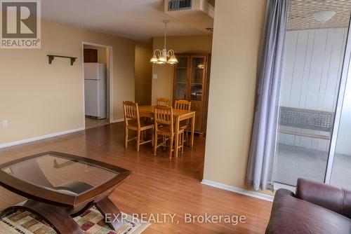 608 - 475 The West Mall, Toronto (Etobicoke West Mall), ON - Indoor