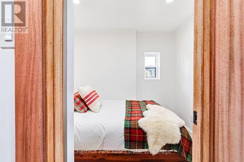 Bedroom on main floor - 160 Wensley Drive, Blue Mountains, ON - Indoor Photo Showing Bedroom