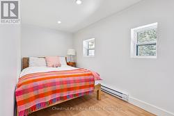 Bedroom on main floor - 