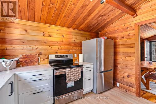 Spacious open floor plan kitchen - 160 Wensley Drive, Blue Mountains, ON - Indoor