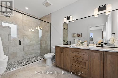 1604 Vandusen Court, London North (North C), ON - Indoor Photo Showing Bathroom