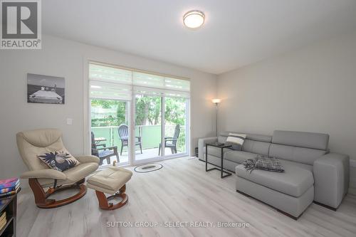43 - 1040 Coronation Drive, London North (North I), ON - Indoor Photo Showing Living Room